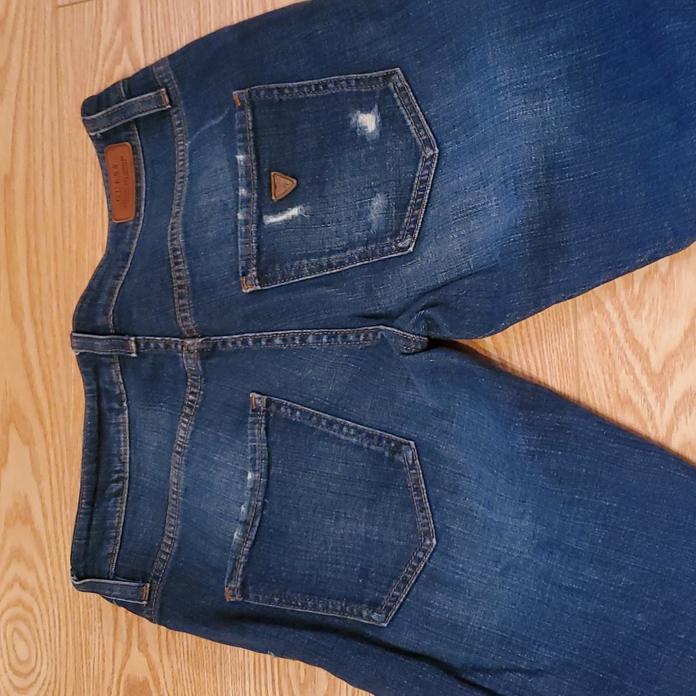 Distressed Guess jeans, size 25 - Picture 4 of 4